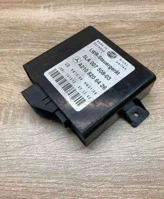 Mercedes-Benz E W210 Light module LCM A2108206426 5LA007508 Used