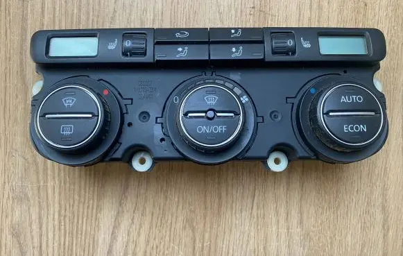 Volkswagen PASSAT B6 Climate control unit 74677533V 746775