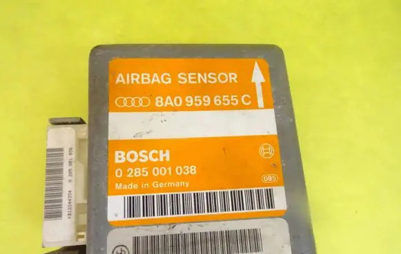 Audi A4 S4 B5 8D Airbag control unit/module 0285001038 8A0959655C