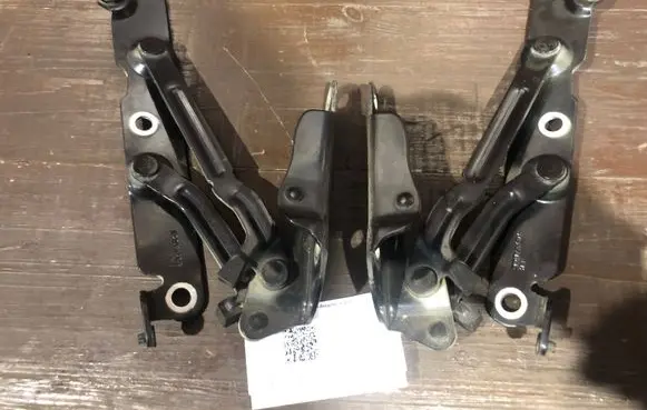 Volvo S80 Tailgate/trunk/boot hinge 30716826 181VAD6E