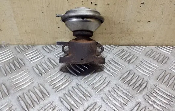 Audi A6 S6 C4 4A EGR valve 72167504 046131503A