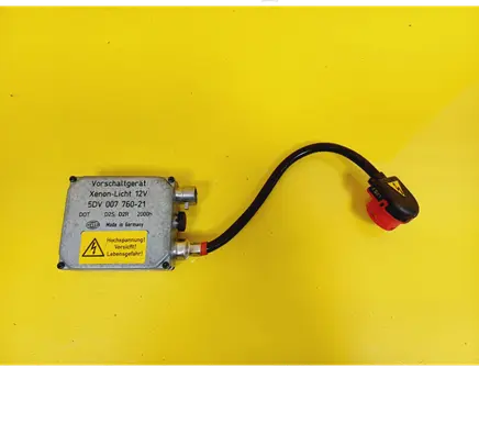 Mercedes-Benz E W210 Voltage converter/converter module 5DV007760-21