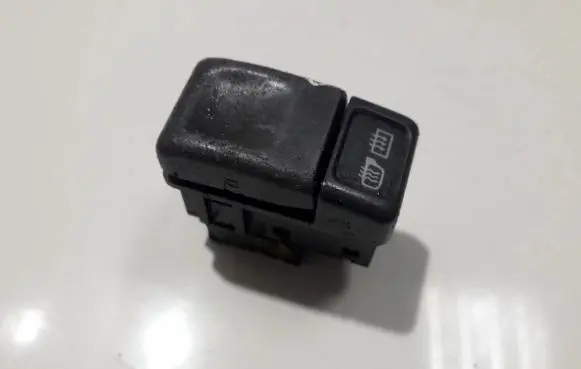 Volvo S70 V70 V70 XC Windscreen/window heater switch 9162952
