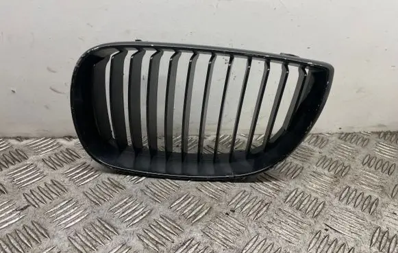 BMW 1 E81 E87 Front grill 7077129 7128613