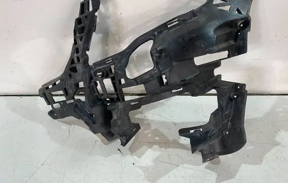 Mercedes-Benz GLK (X204) Front bumper mounting bracket A2048855965