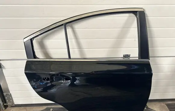 Subaru Legacy Rear door