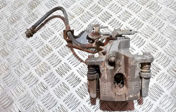 Lexus CT 200H Rear brake caliper