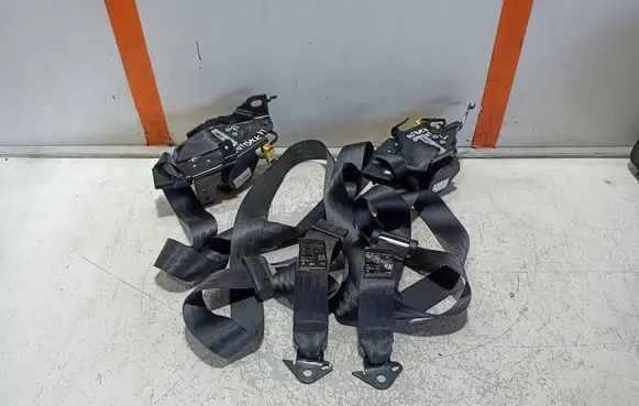 Subaru Outback (BT) Set of seat belts