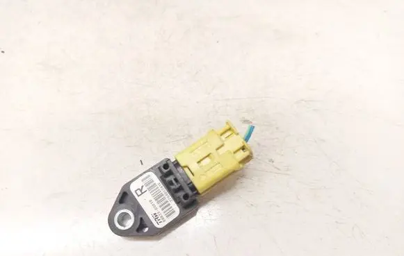 Toyota Avensis T250 Airbag deployment crash/impact sensor 8983305010