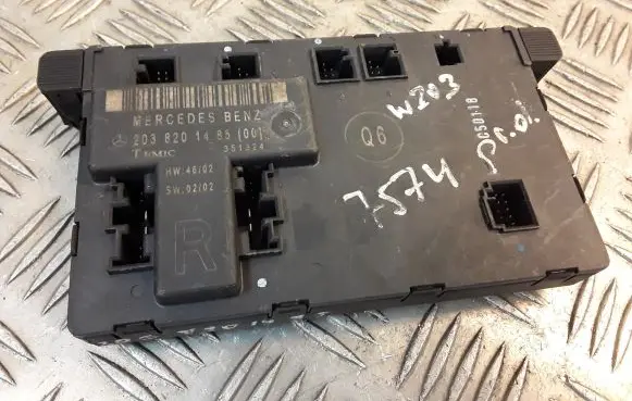 Mercedes-Benz C W203 Door control unit/module 2038201485 A2038201485