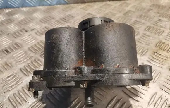 Mercedes-Benz A W168 Oil breather separator 6680100062