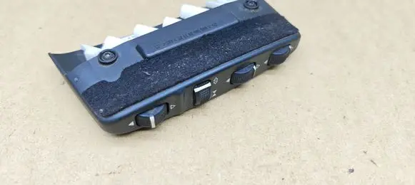 Mercedes-Benz E A207 Seat control switch A0008008078