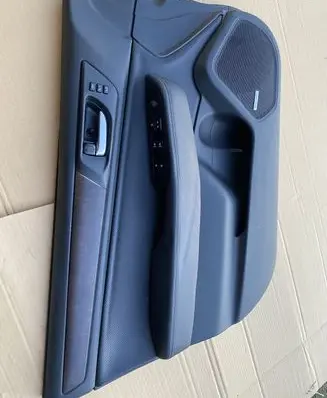 Subaru Outback (BS) Front door card panel trim