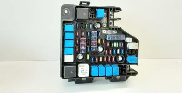 Hyundai Santa Fe Fuse module 919502B100