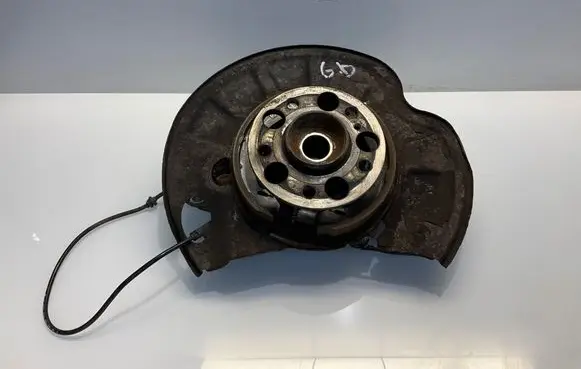 Mercedes-Benz S W221 Rear wheel hub A2213502208 2213502208