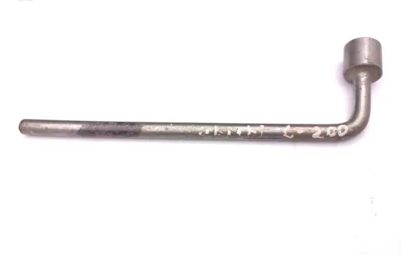 Mitsubishi L200 Wheel nut wrench 
