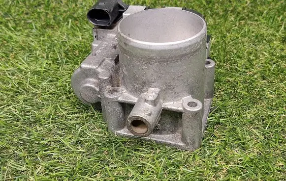Skoda Roomster (5J) Throttle valve 03F133062