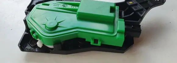 Fuel tank cap lock motor