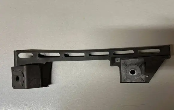 Volkswagen Touran I Front bumper mounting bracket 1T0807889B W013837