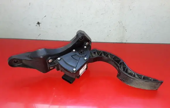 Hyundai Santa Fe Accelerator throttle pedal CFP0134A2B100