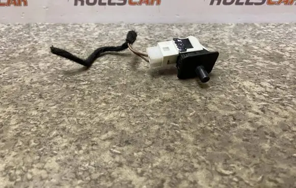 Mercedes-Benz E W211 Front door sensor coupe 2028209410 30011501