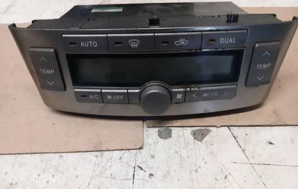 Toyota Avensis T250 Climate control unit 5590005160 MB1465700792