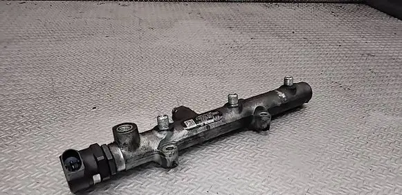 Audi A8 S8 D3 4E Fuel main line pipe 059130090K 0281002665
