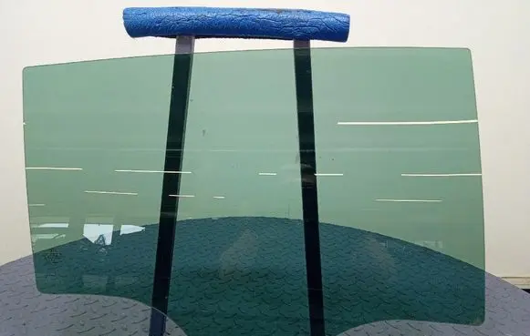 KIA Sportage Rear door window glass