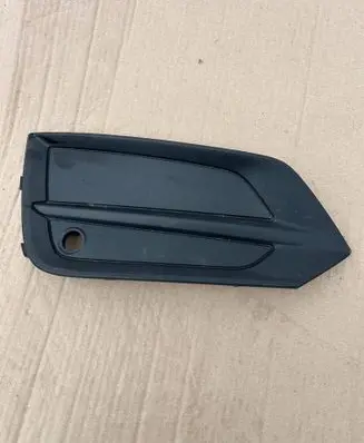 Volvo XC60 Front bumper lower grill 31425187