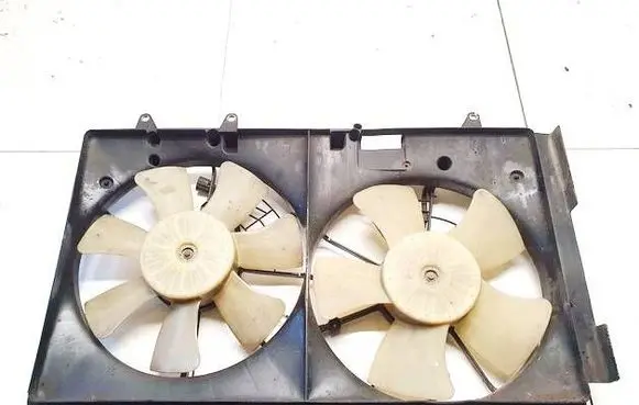 Mazda CX-7 Radiator cooling fan shroud 