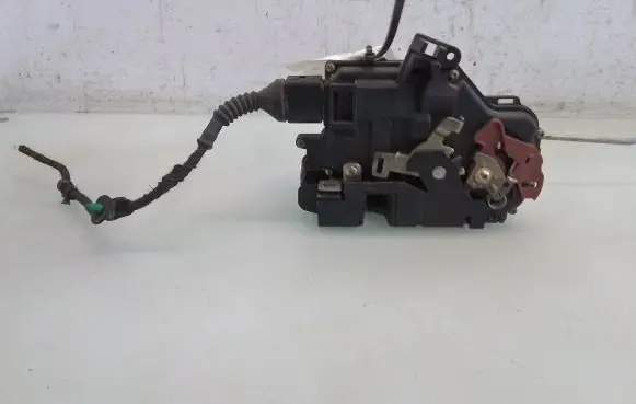 Audi A4 S4 B6 8E 8H Front door lock 8E1837016C