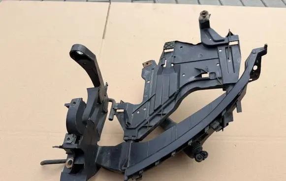 Audi A4 S4 B8 8K Headlight/headlamp mounting bracket 8K0805607 8K0959651 1301073033