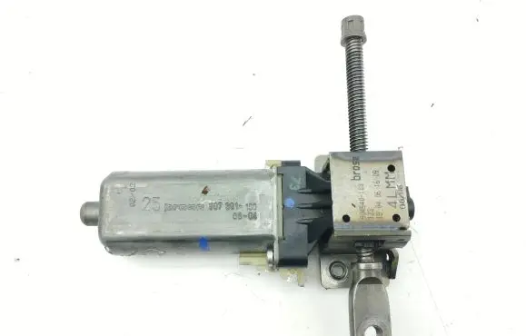 Mercedes-Benz S W221 Seat adjustment motor 0390203254