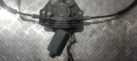 Peugeot 406 Rear door window regulator motor 0130821779
