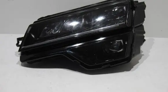 Skoda Karoq Headlight/headlamp 57B941015D 0021590402 20PL8935