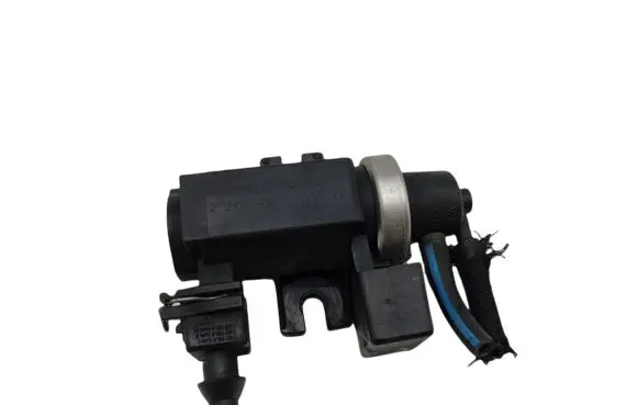 BMW 1 E81 E87 Turbo solenoid valve 72279600 2247906 03T147