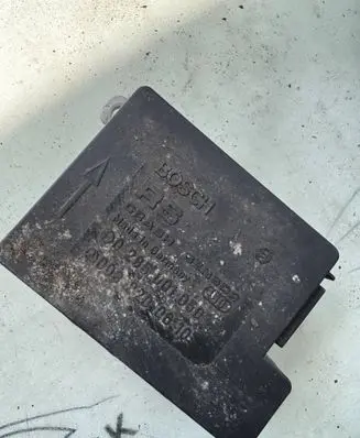 Glow plug pre-heat relay