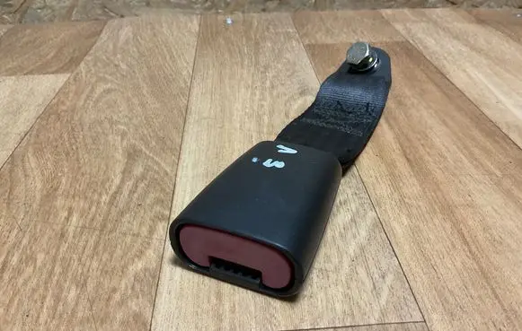 Alfa Romeo 147 Rear seatbelt buckle 10451090 C481031103