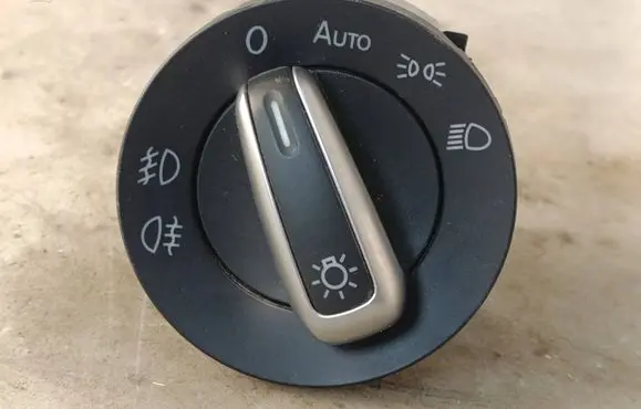 Volkswagen PASSAT B7 Light switch 3C8941431A
