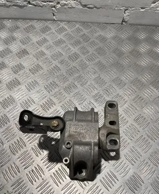 Volkswagen Touran I Engine mount bracket 1K0199262