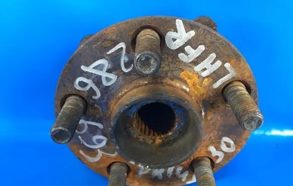 Toyota Prius (XW30) Rear wheel bearing hub 4355047010