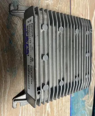 Volkswagen Polo VI Sound amplifier 5Q6035456