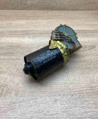 Volkswagen Golf II Wiper motor 191955113A 0390241094
