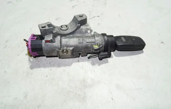 Audi A6 S6 C5 4B Ignition lock 4B0905851G