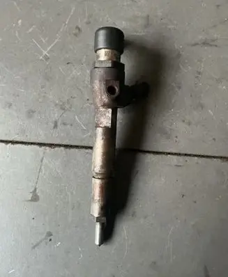 Fuel injector