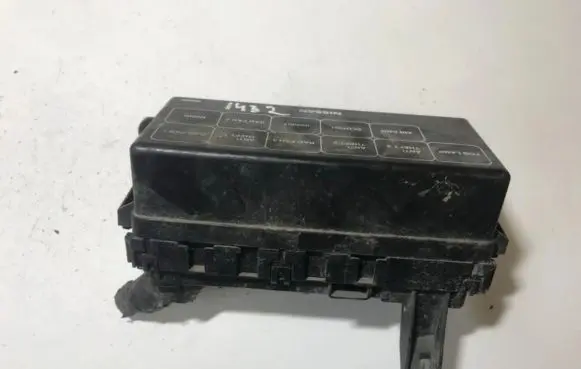 Nissan Altima Fuse box set 71246529 7124-6529