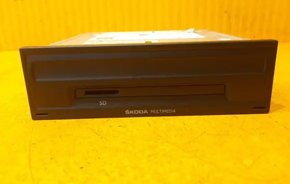 Volkswagen Golf VII Navigation unit CD/DVD player 5Q0035819C