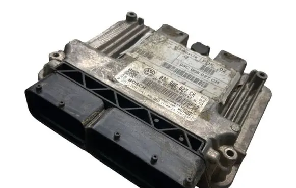 Volkswagen Golf VII Engine control unit/module 03C906027CH 0261S06641 03G907309K