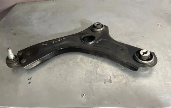 Renault Captur II Front lower control arm/wishbone 545055050R 1282008 001517390