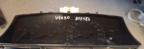 Toyota Corolla Verso E121 Speedometer (instrument cluster) 257410-8790
